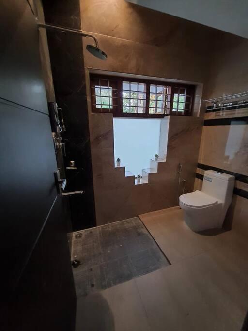 Anandam Stays - Premium 3Bhk Plush Homestay, Vaikom Near Kumarakom ภายนอก รูปภาพ