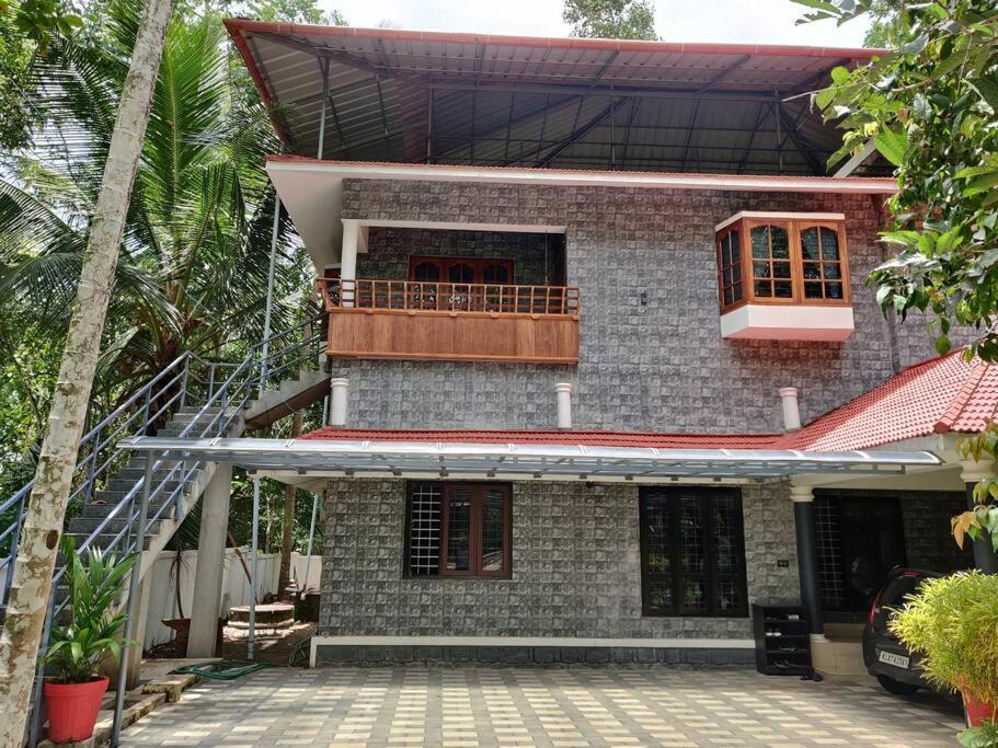 Anandam Stays - Premium 3Bhk Plush Homestay, Vaikom Near Kumarakom ภายนอก รูปภาพ