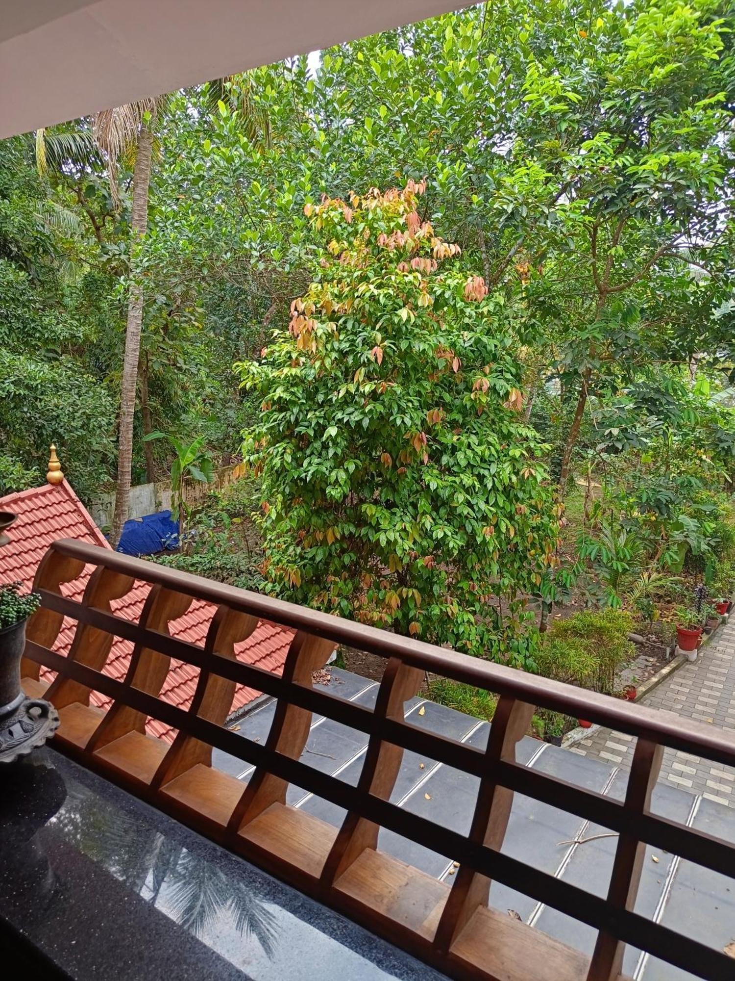 Anandam Stays - Premium 3Bhk Plush Homestay, Vaikom Near Kumarakom ภายนอก รูปภาพ
